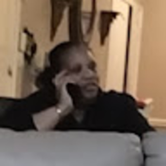 Meet your Posher, Steph - Picture 1 of 1